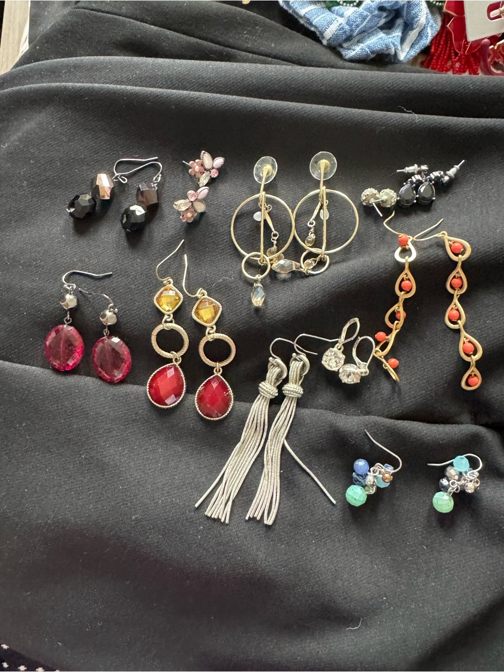 Set of 11 Assorted Women's earrings